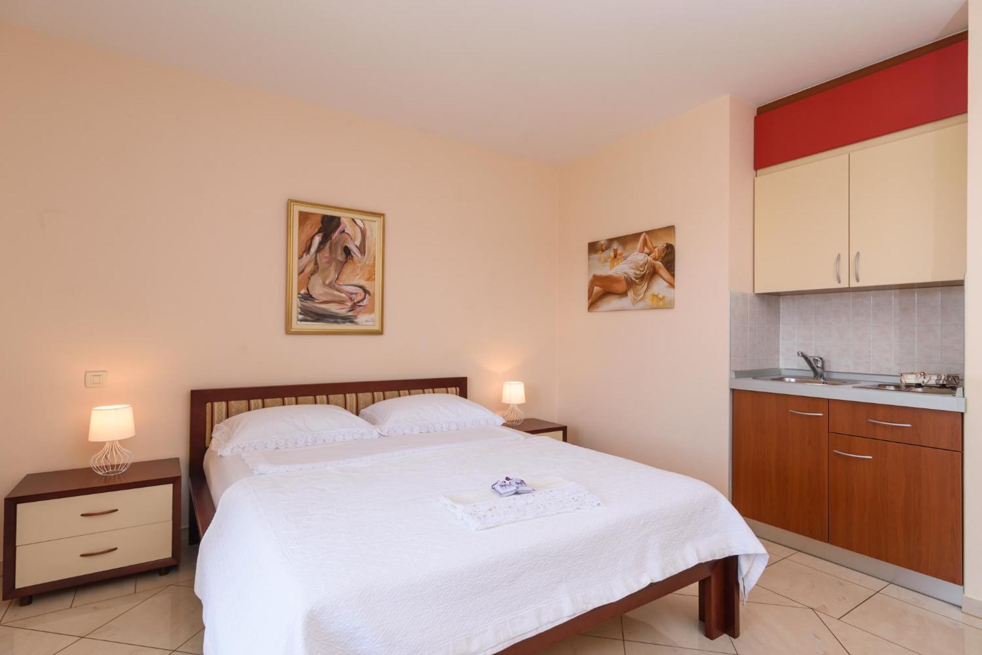 Apartments Jozic Trogir Exteriör bild